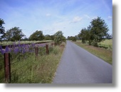 Radweg an der Bahnlinie